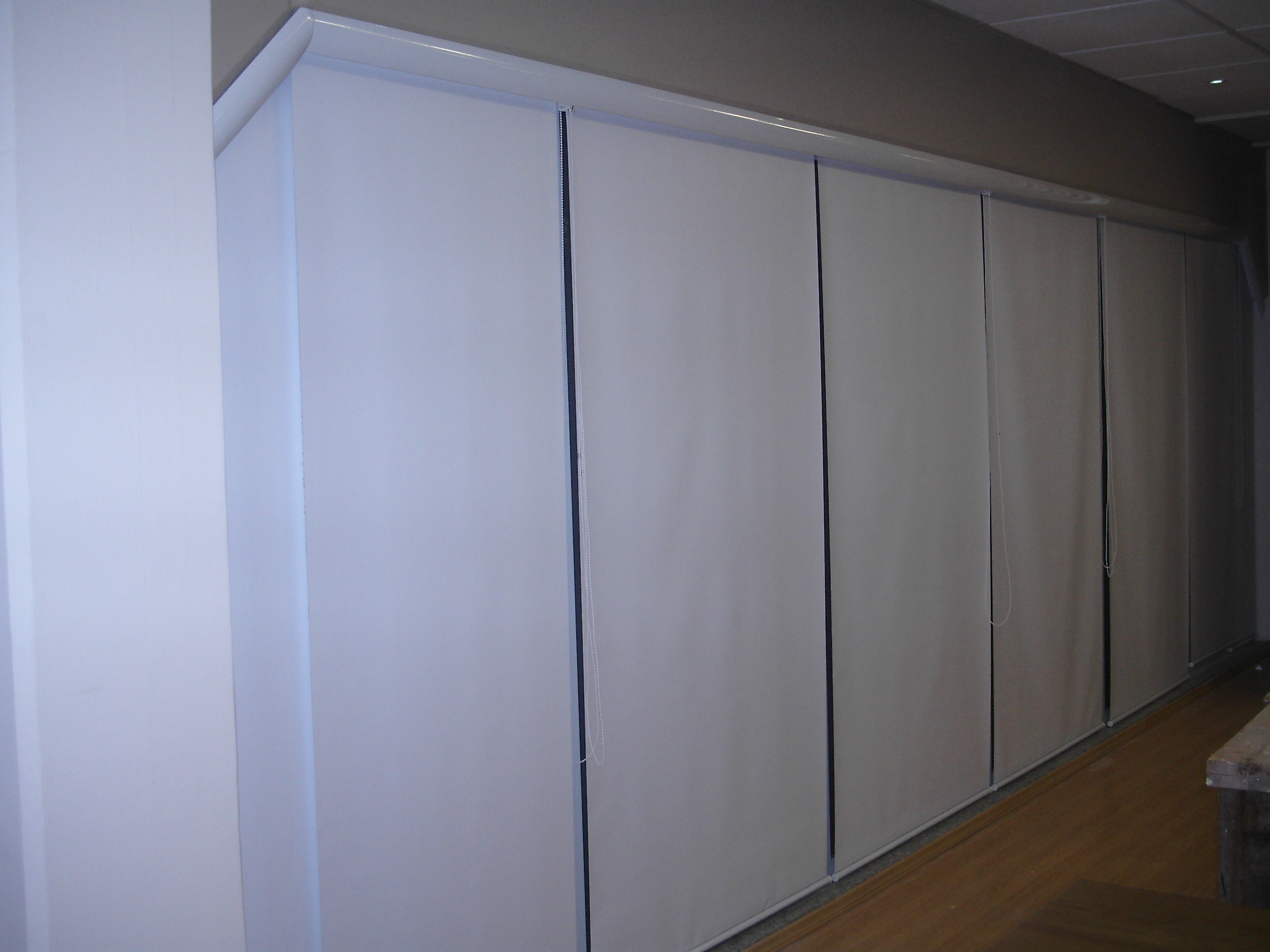 ROLO BLACK OUT SIEMENS 2.JPG